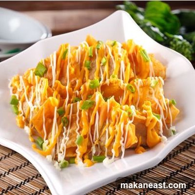 Crispy Wontons with Cheese and Scallions