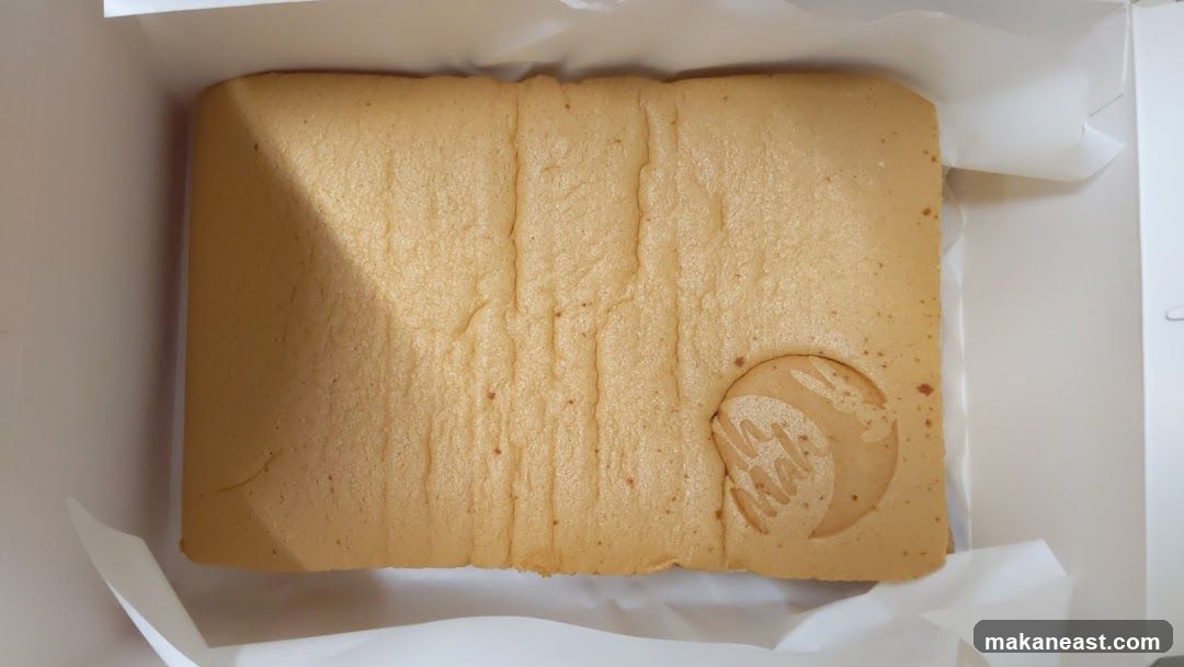 Castella Cake with Embossed Design