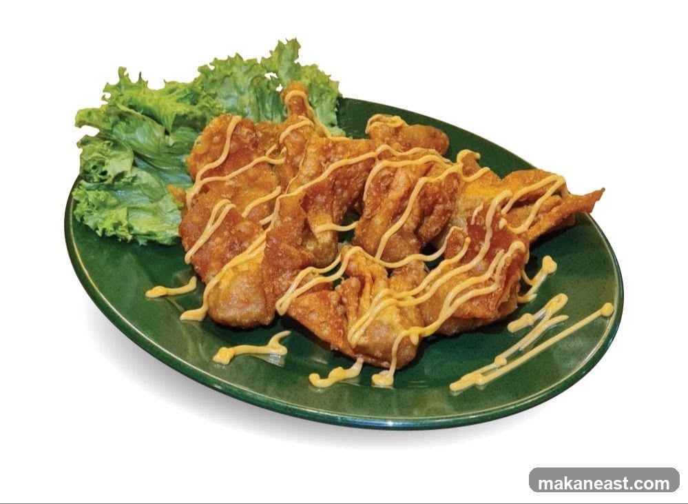 Fried Wontons with Lettuce and Sauce
