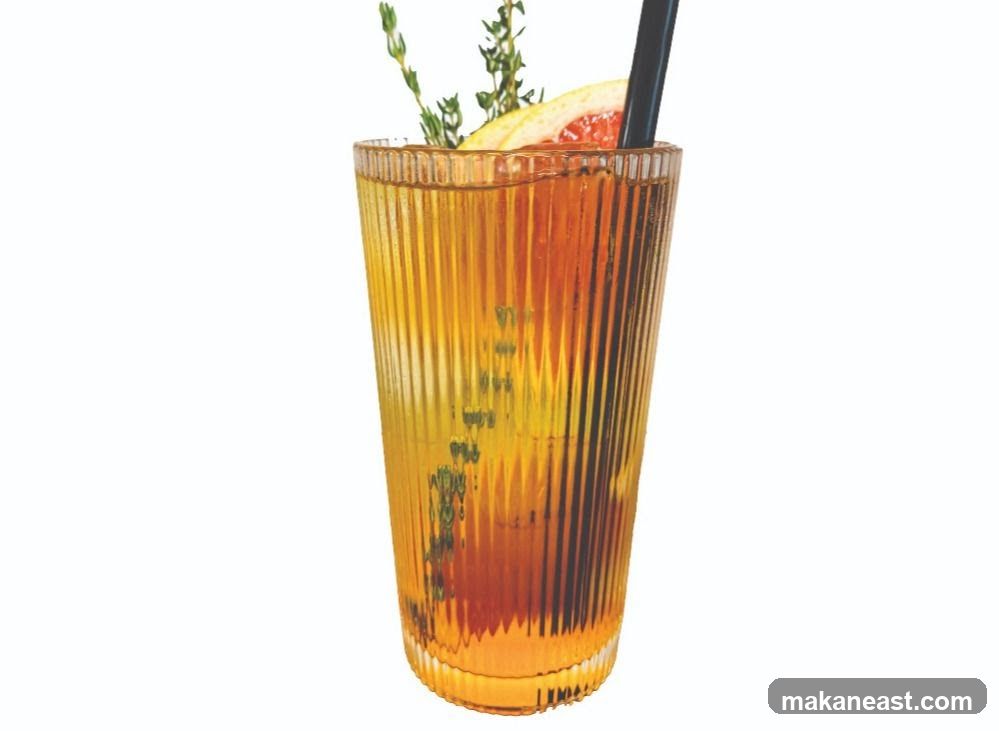 Iced Tea with Grapefruit and Thyme