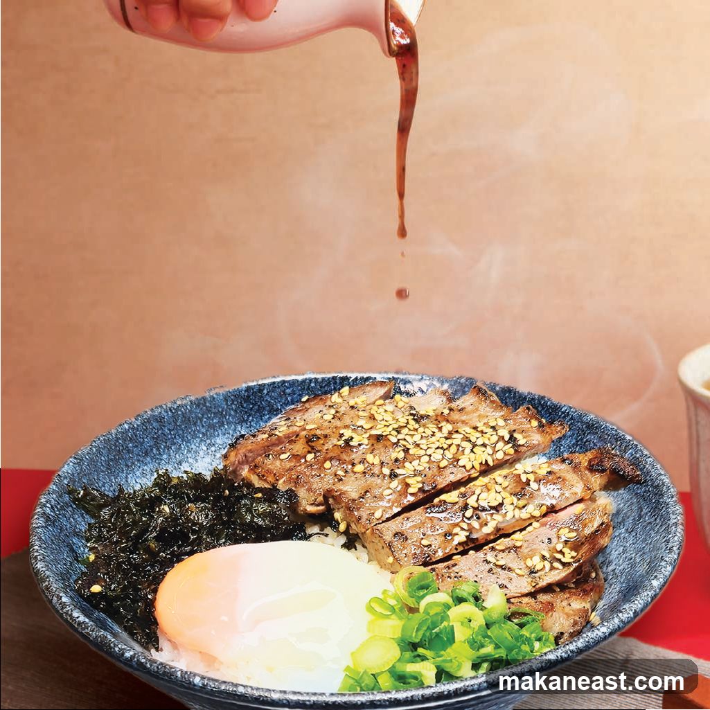 Beef Bowl with Egg and Seaweed