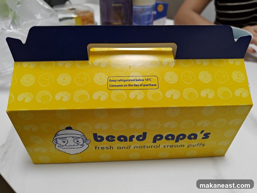 Beard Papa's Cream Puff Box