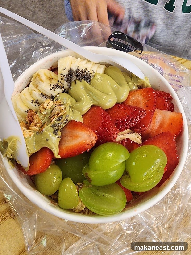 Acai Bowl with Fruit and Toppings