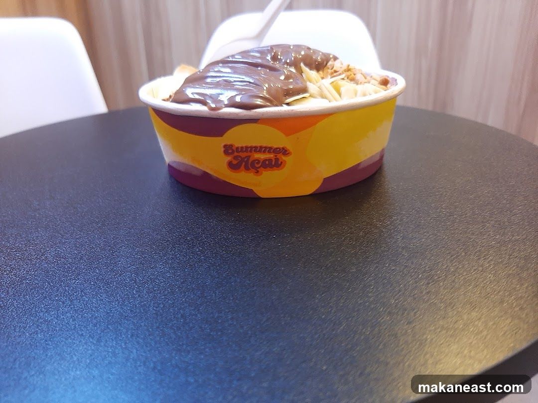 Açaí bowl with chocolate and banana