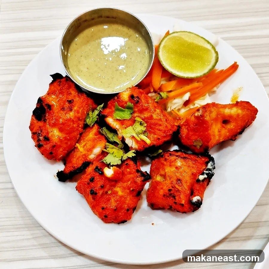 Tandoori Chicken with Sauce and Lime