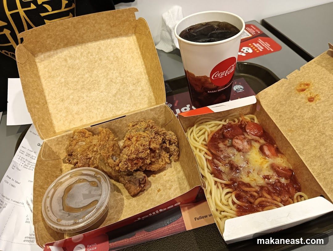 Fried Chicken and Spaghetti Meal