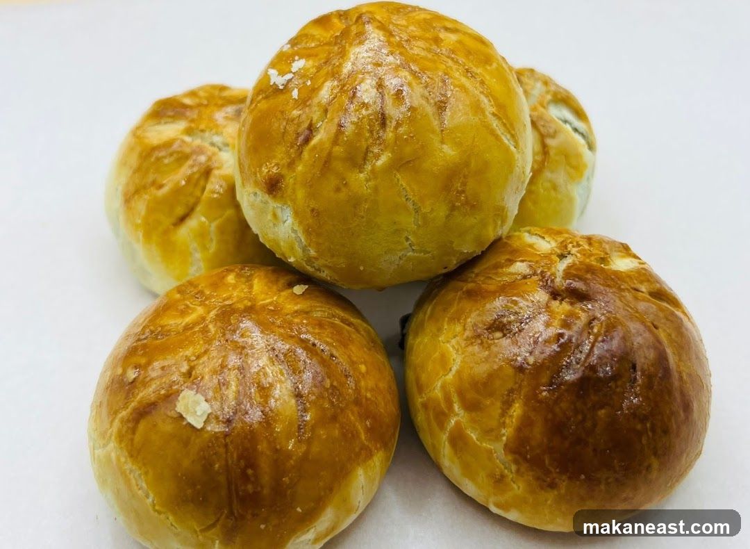 Golden Baked Buns