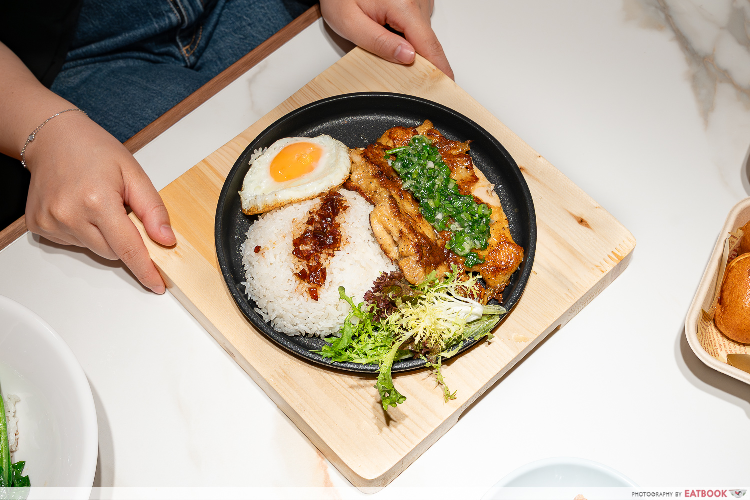 Scallion oil chicken chop rice on hot plate at Keming Bing Sat Tampines 1
