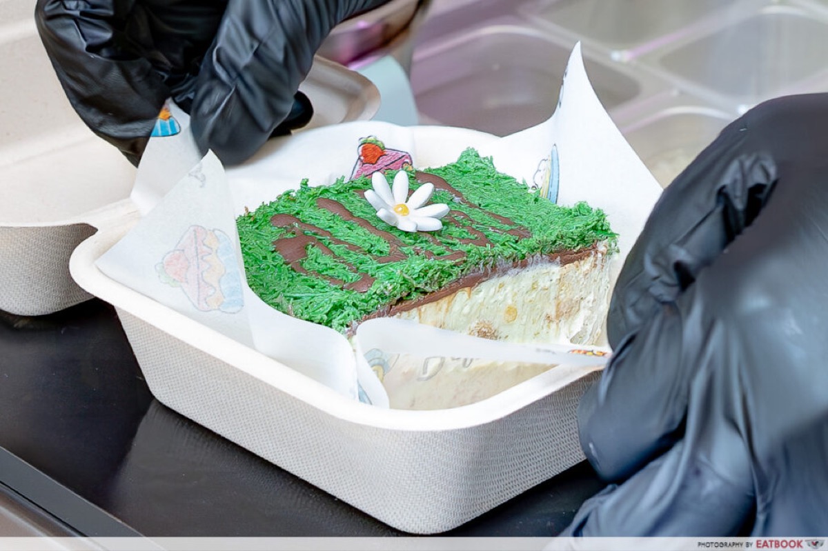 Sugar Mama Lah pistachio kunafa tiramisu at Tampines MRT bazaar
